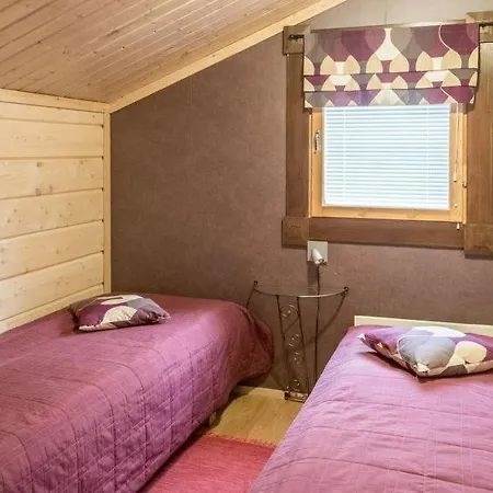 Sleeps 8 Holiday home